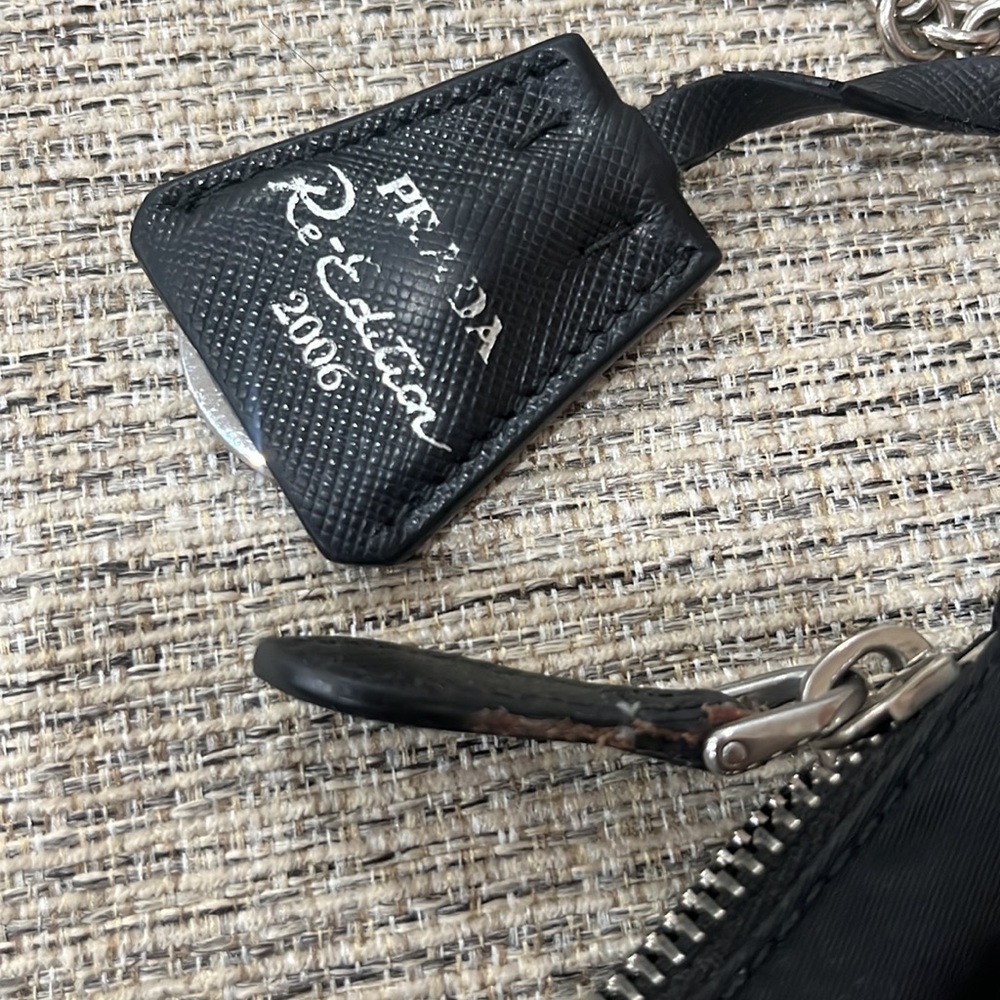 Prada bag - Picture 6 of 7